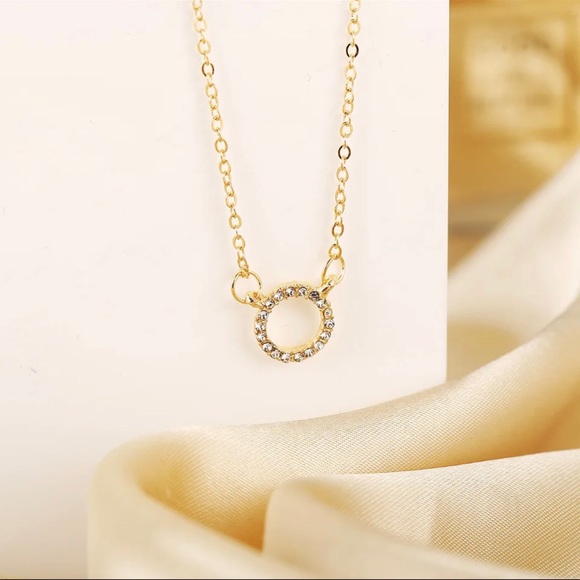 Trend Elegant Jewelry Crystal Circle Pendant Necklace Golden Color - Picture 3 of 4